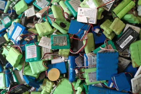 廢舊鋰電池的處理一直是一個(gè)不容忽視的問(wèn)題。