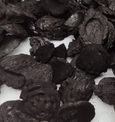 碳化爐+破碎機(jī)，輕松加工椰殼碳顆粒用于生產(chǎn)活性炭、燒烤碳棒等等