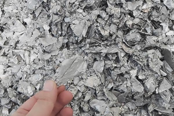 脫除金屬原件表面噴漆、鍍膜、包塑、涂料、油污的專用大型連續(xù)化生產(chǎn)設(shè)備